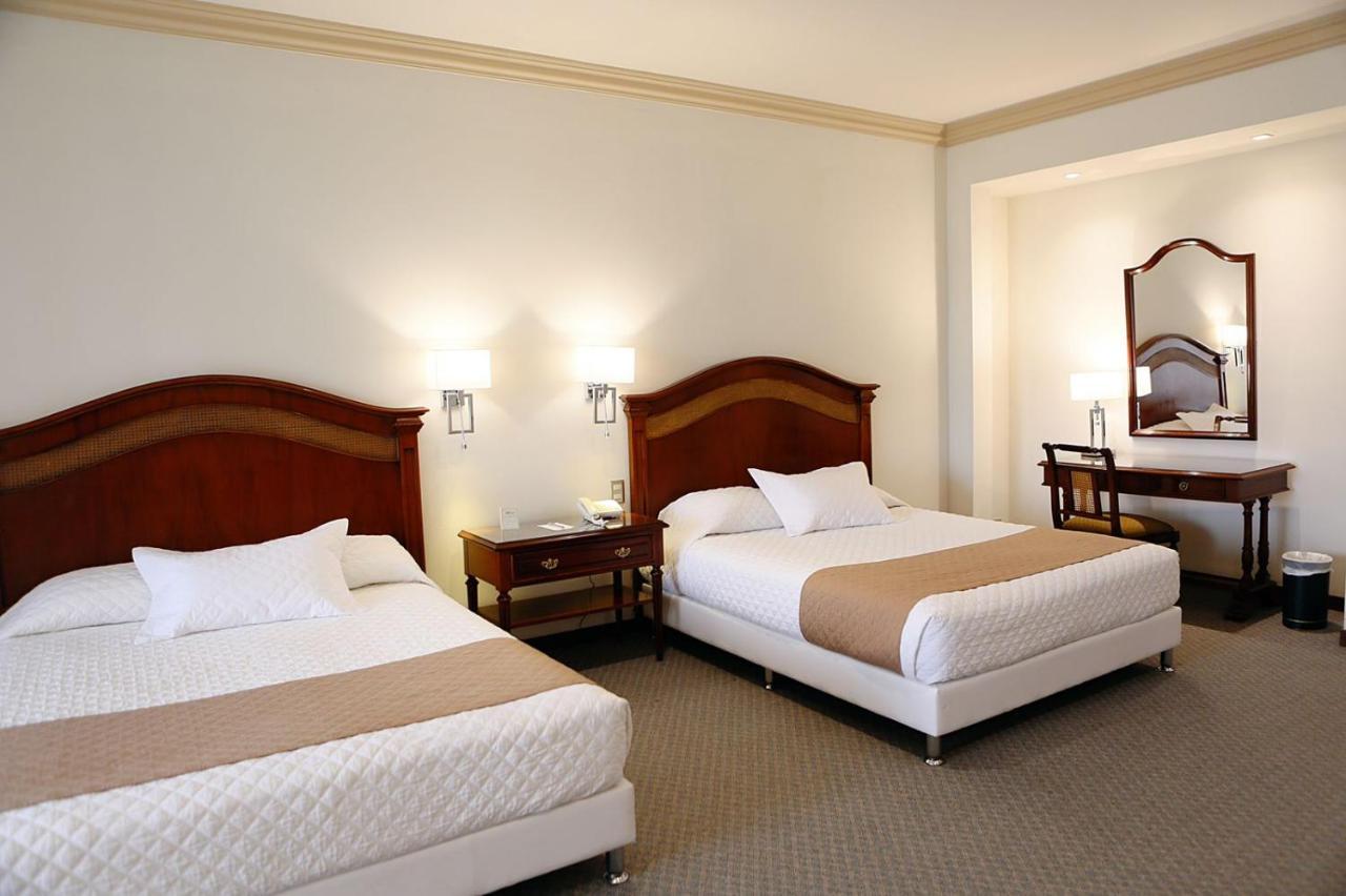 Hotel Los Parrales Tarija Zewnętrze zdjęcie