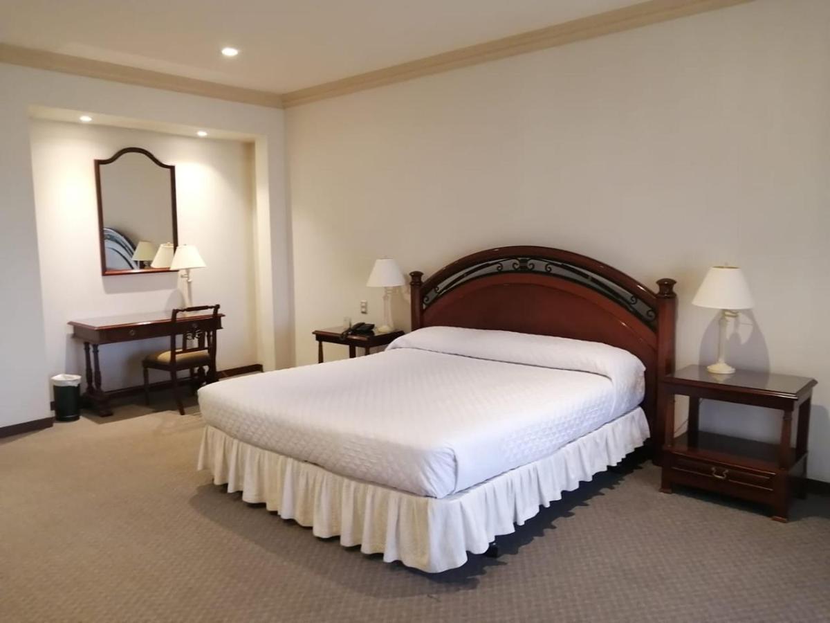 Hotel Los Parrales Tarija Zewnętrze zdjęcie