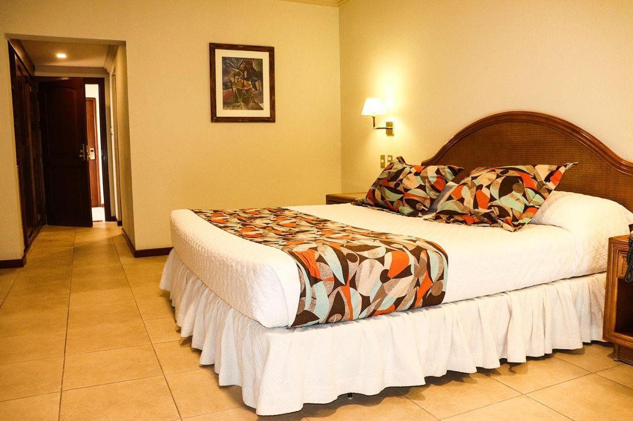 Hotel Los Parrales Tarija Zewnętrze zdjęcie
