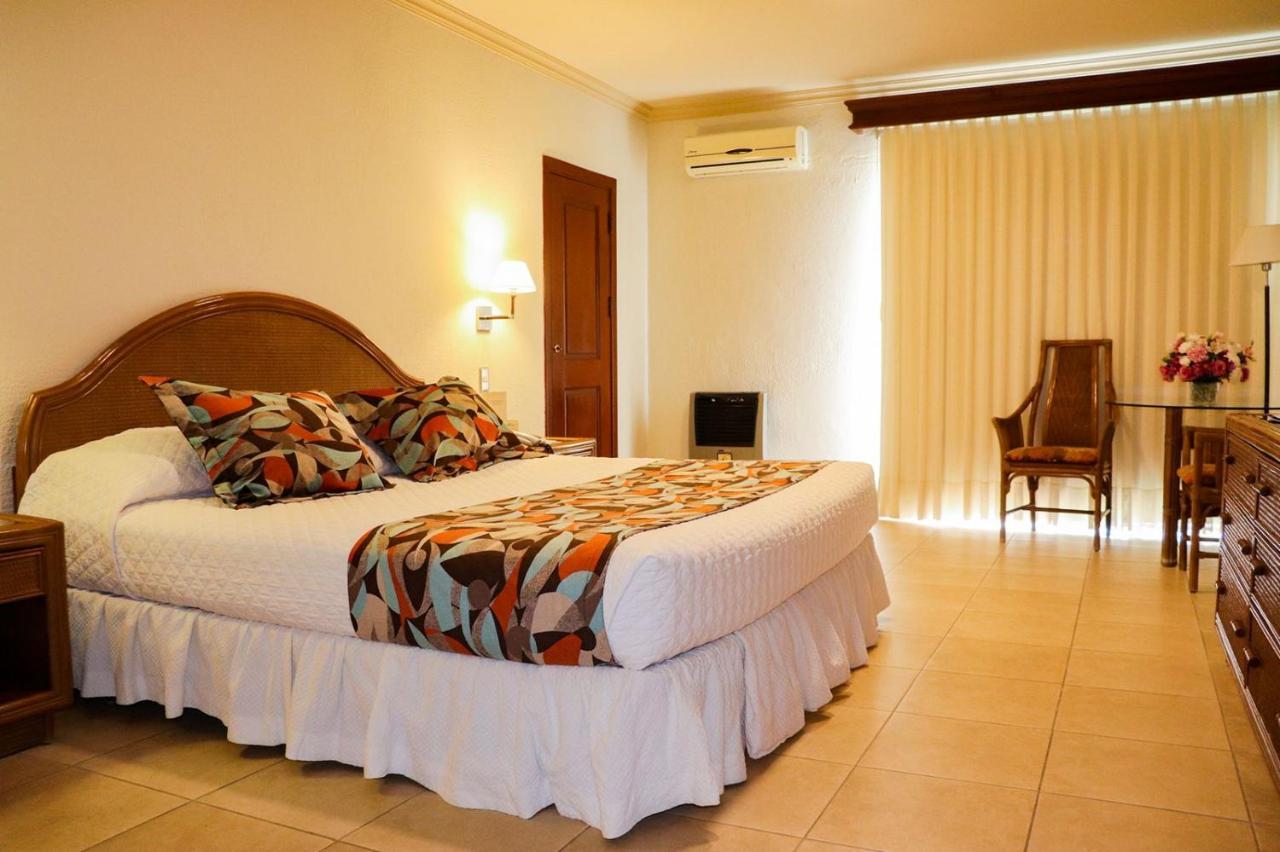 Hotel Los Parrales Tarija Zewnętrze zdjęcie