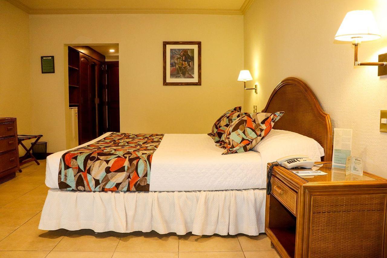 Hotel Los Parrales Tarija Zewnętrze zdjęcie
