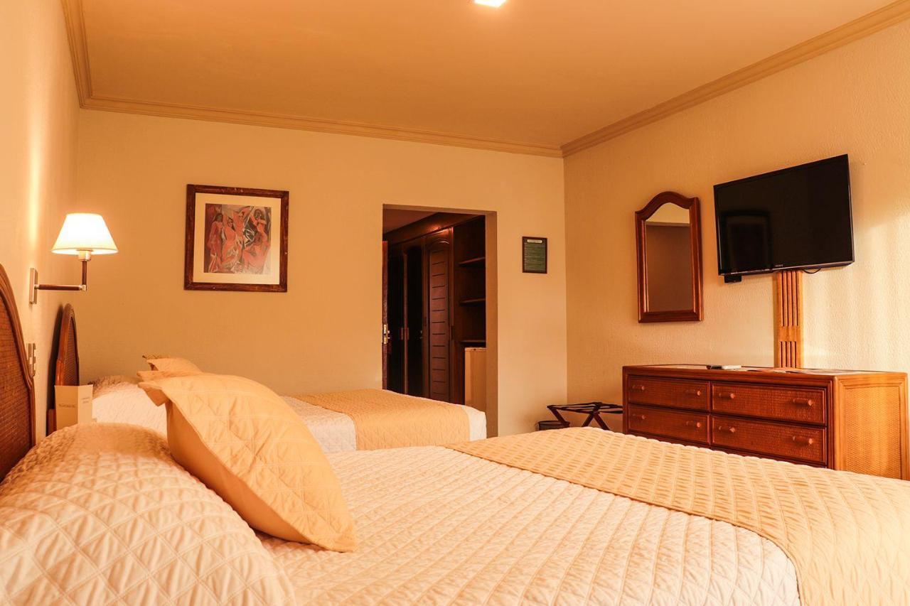 Hotel Los Parrales Tarija Zewnętrze zdjęcie