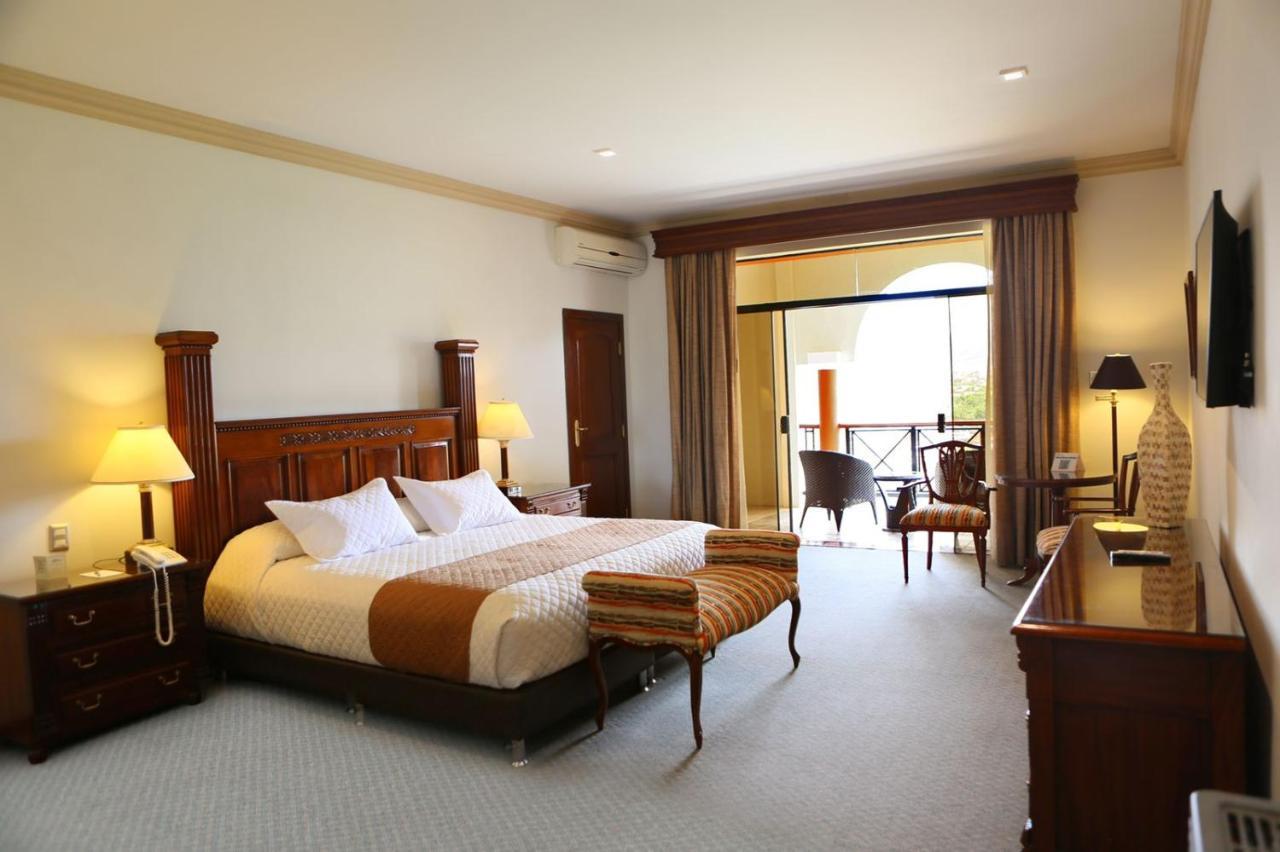 Hotel Los Parrales Tarija Zewnętrze zdjęcie