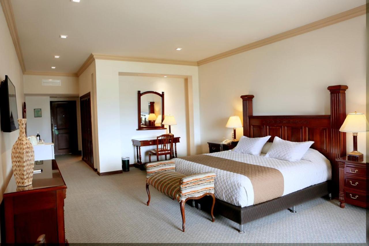 Hotel Los Parrales Tarija Zewnętrze zdjęcie