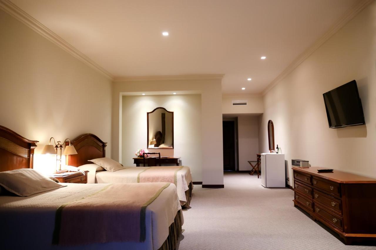 Hotel Los Parrales Tarija Zewnętrze zdjęcie